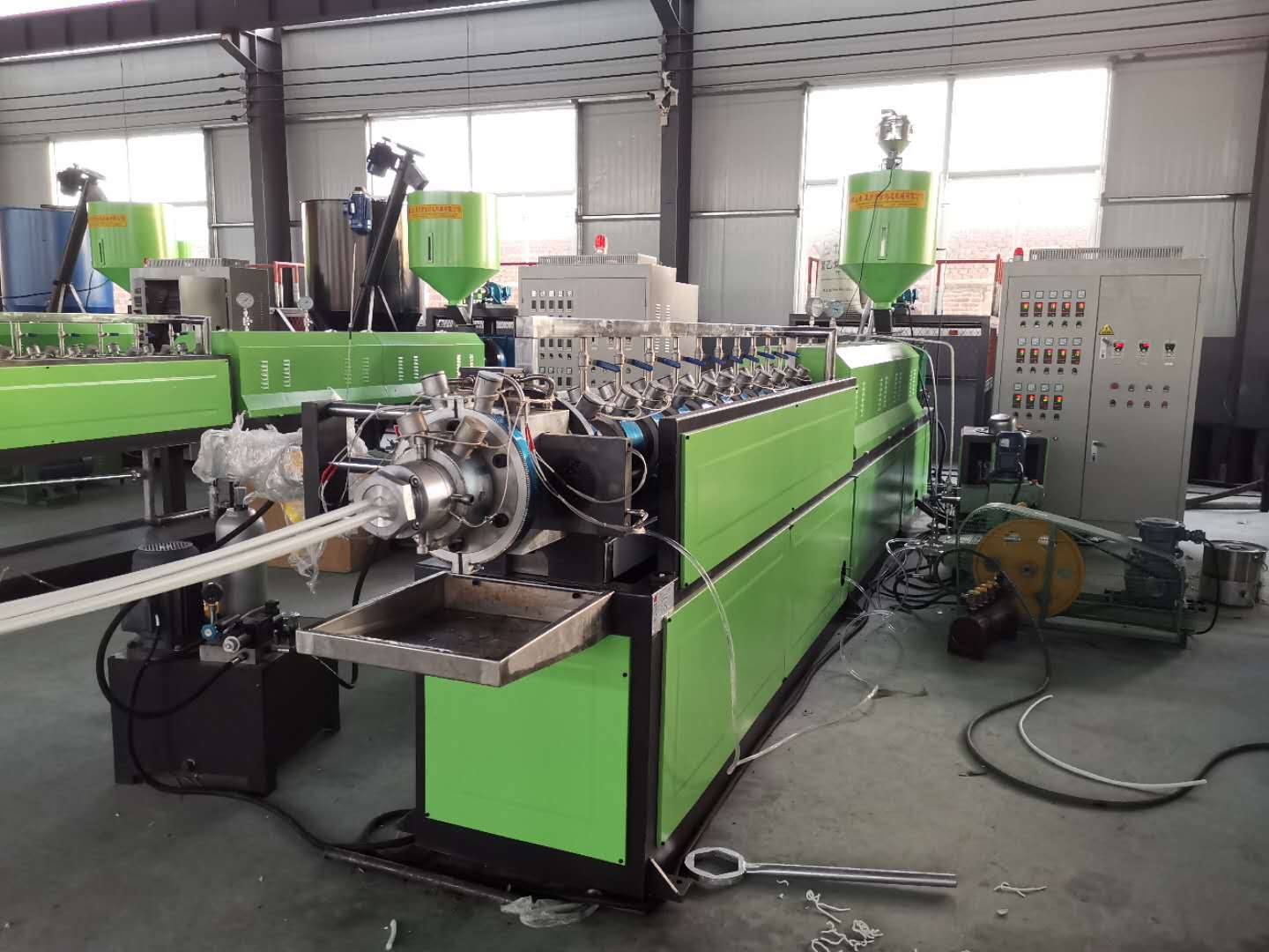 How much does it cost to invest in an EPE pipe factory?